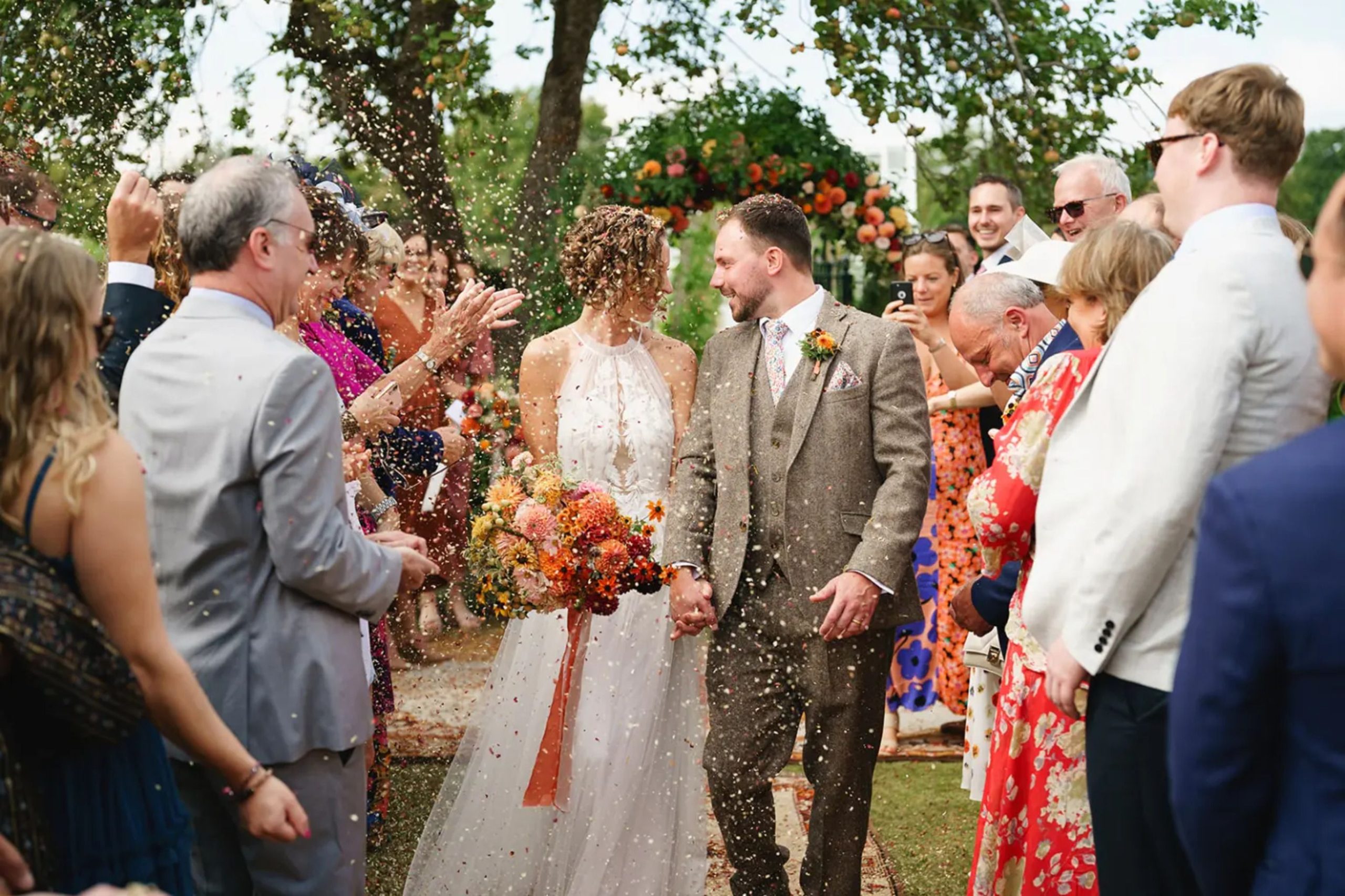 Spring Wedding Ideas for an Unforgettable Backyard Celebration